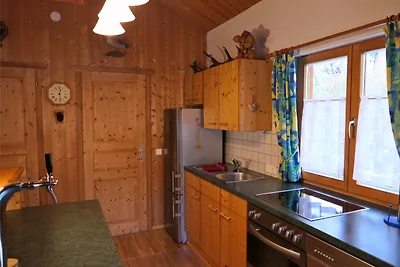 Gemütliches Jagdhaus „Bock auf Ruhe“ für 4 Personen in Braz, Vorarlberg – Urlaub im Klostertal mit Bergblick und Aussicht auf den Wasserfall