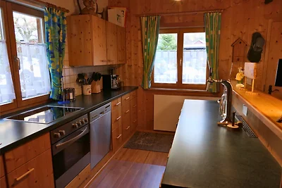 Gemütliches Jagdhaus „Bock auf Ruhe“ für 4 Personen in Braz, Vorarlberg – Urlaub im Klostertal mit Bergblick und Aussicht auf den Wasserfall