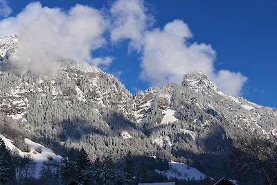 Gemütliches Jagdhaus „Bock auf Ruhe“ für 4 Personen in Braz, Vorarlberg – Urlaub im Klostertal mit Bergblick und Aussicht auf den Wasserfall