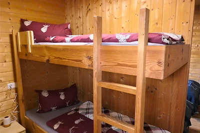 Gemütliches Jagdhaus „Bock auf Ruhe“ für 4 Personen in Braz, Vorarlberg – Urlaub im Klostertal mit Bergblick und Aussicht auf den Wasserfall