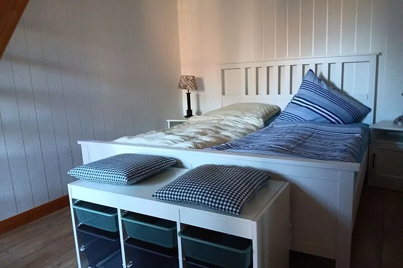 Helles Schlafzimmer 2 mit Schlafboden