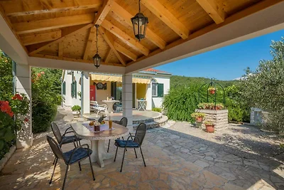 Villa Flora mit privatem Pool