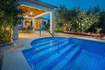 Villa Flora mit privatem Pool