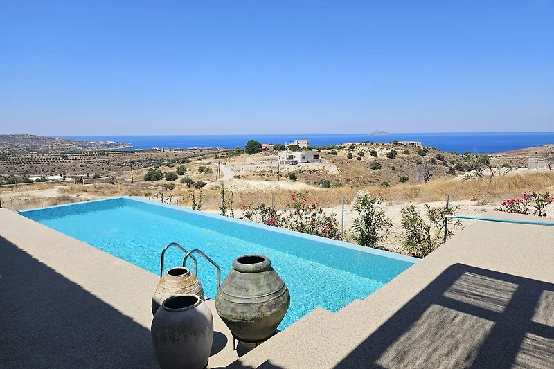55 m2 Infinity pool mit Salzelektolyse