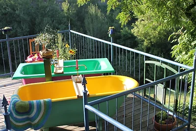 Blaues Stelzenhäuschen