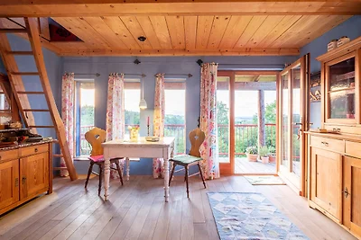 Blaues Stelzenhäuschen