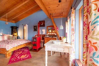 Blaues Stelzenhäuschen