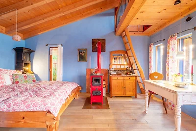 Blaues Stelzenhäuschen