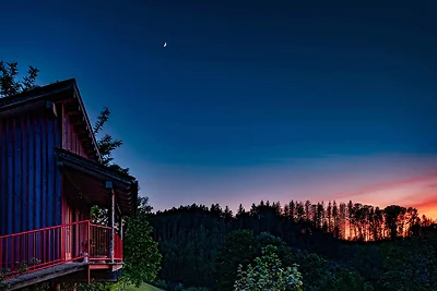 Blaues Stelzenhäuschen