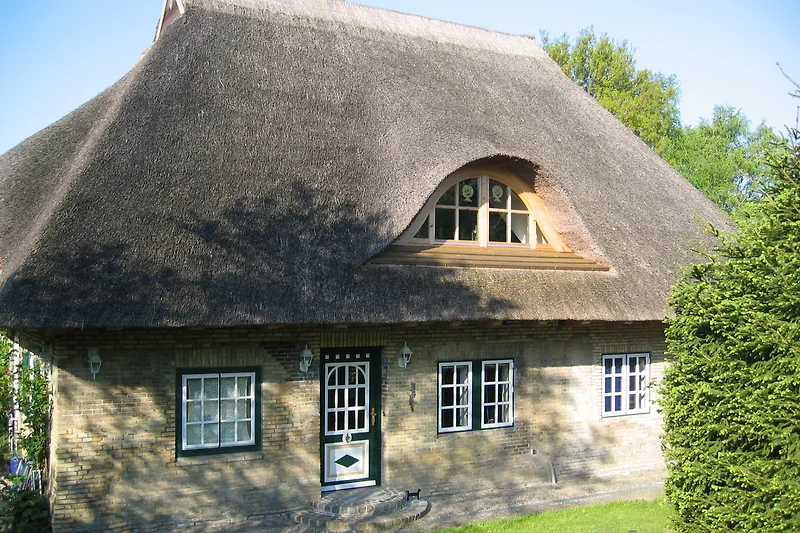 Das Landhaus unter dem Reetdach, Eingangsseite