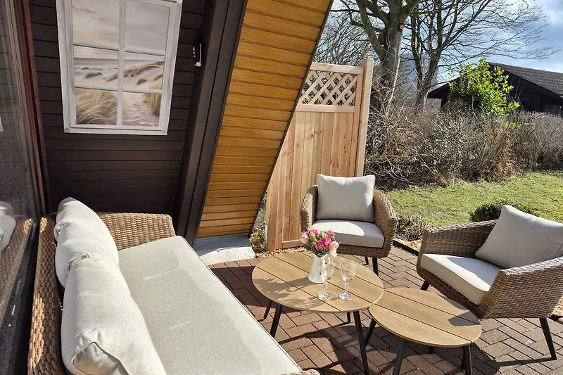 Gemütliche Sitzecke mit Loungemöbeln