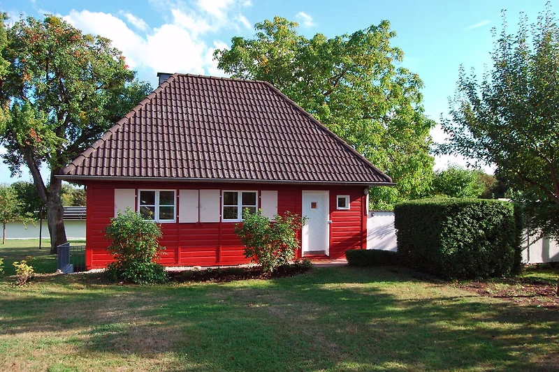freistehendes Haus mit Garage