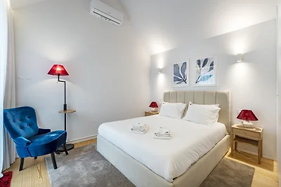 Nomad's Lux - 2BDR Almada Private Porto