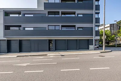 Nomad's Lux - 2BDR & Parking Flores Square...