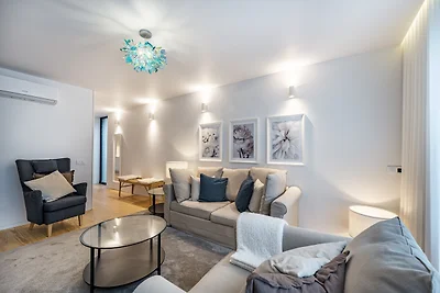Nomad's Lux - 2BDR Almada Private Porto