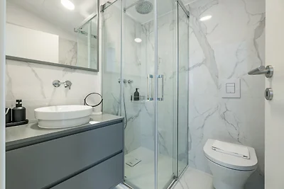 Nomad's Lux - 1BDR Charming Top Floor Porto