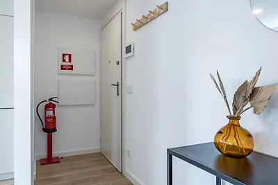 Nomad's Lux - 1BDR Charming Top Floor Porto