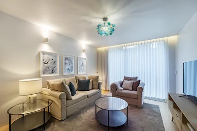 Nomad's Lux - 2BDR Almada Private Porto
