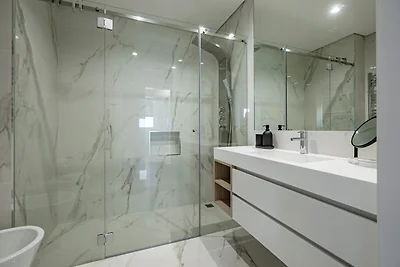 Nomad's Lux - 2BDR & Parking Flores Square...