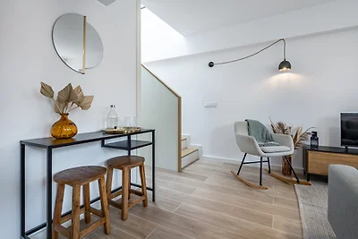 Nomad's Lux - 1BDR Charming Top Floor Porto