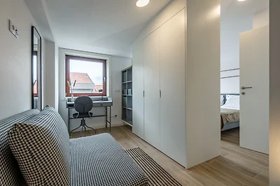 Nomad's Lux - 1BDR Charming Top Floor Porto