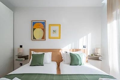 Nomad's Easy Stay - The Lounge & Rest in...