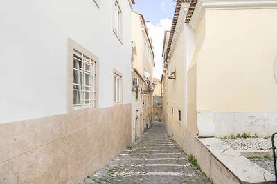 Nomad's Castel Lisbon - The Solo