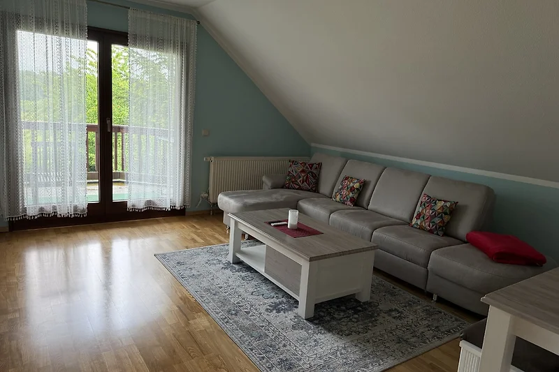 Wohnzimmer mit gemütlicher Sitzecke