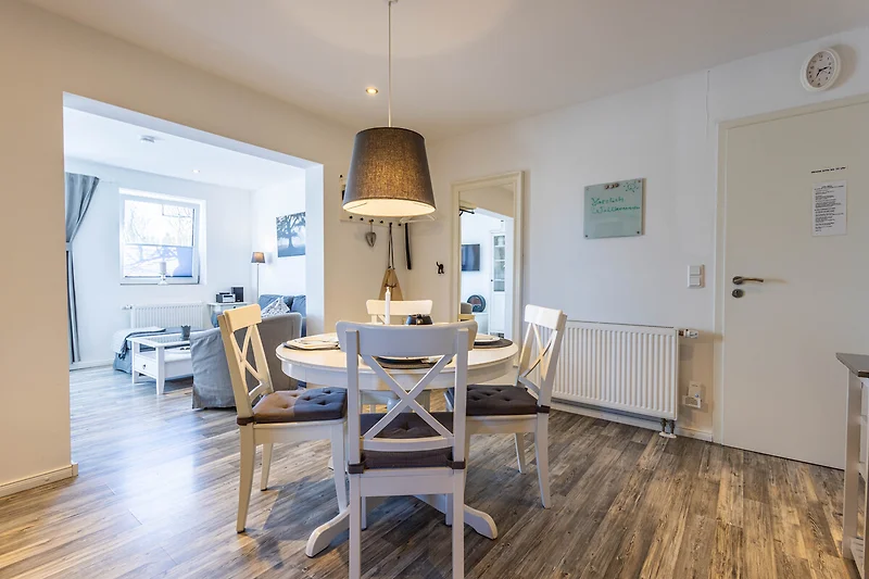 Wohnraum mit Essbereich