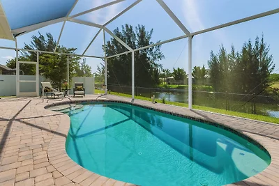 ref 601. Stunning waterfront villa.