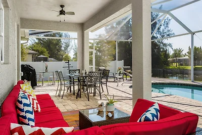 ref 601. Stunning waterfront villa.