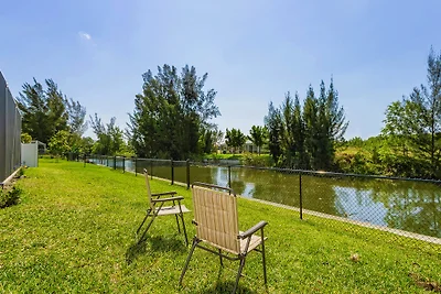 ref 601. Stunning waterfront villa.