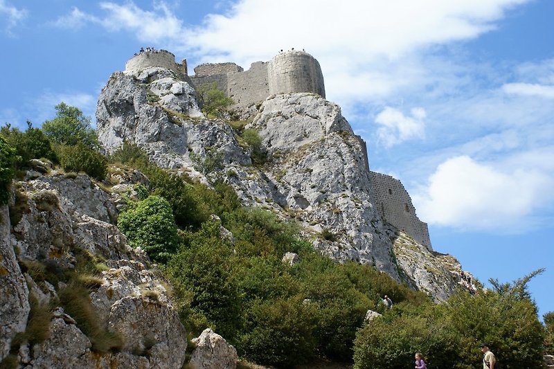 Fortification of the Cathars