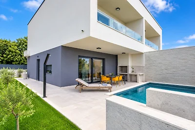 Istrian Villa Near Sea & Pool