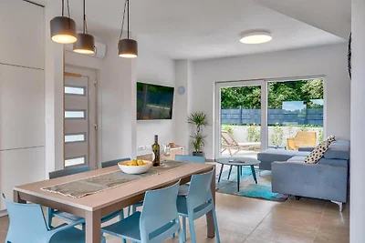 Istrian Villa Near Sea & Pool