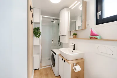 Pearl Infinity – Woonboot aan zee