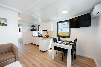 Pearl Infinity – Woonboot aan zee