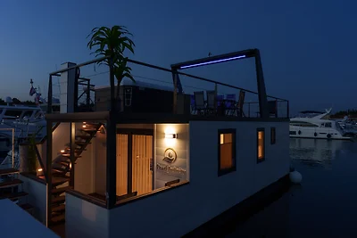Pearl Infinity – Woonboot aan zee