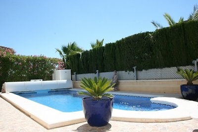 Oasis, spacious villa with pool