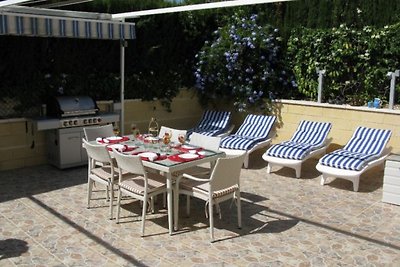 Oasis, spacious villa with pool