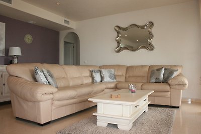 Oasis, spacious villa with pool