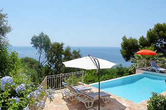 Villa pour 8 avec piscine et vue sur la mer