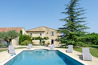 Ferienhaus mit Pool bei Roussillon