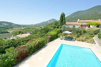 Ferienhaus mit Pool und Weitblick