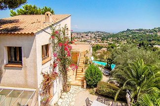 Bei Cannes Villa mit privatem Pool