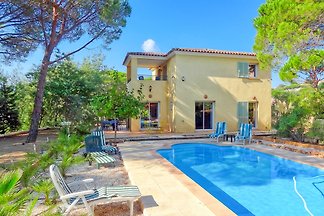 Villa mit Privatpool in der Domaine