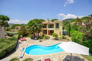 Ferienvilla mit beheizbarem Pool