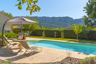 Ferienhaus mit Pool in Oppède