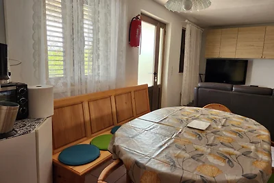 Apartments Karlobag