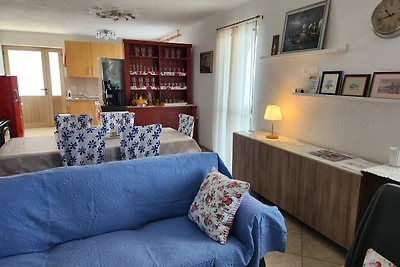 Apartments Karlobag